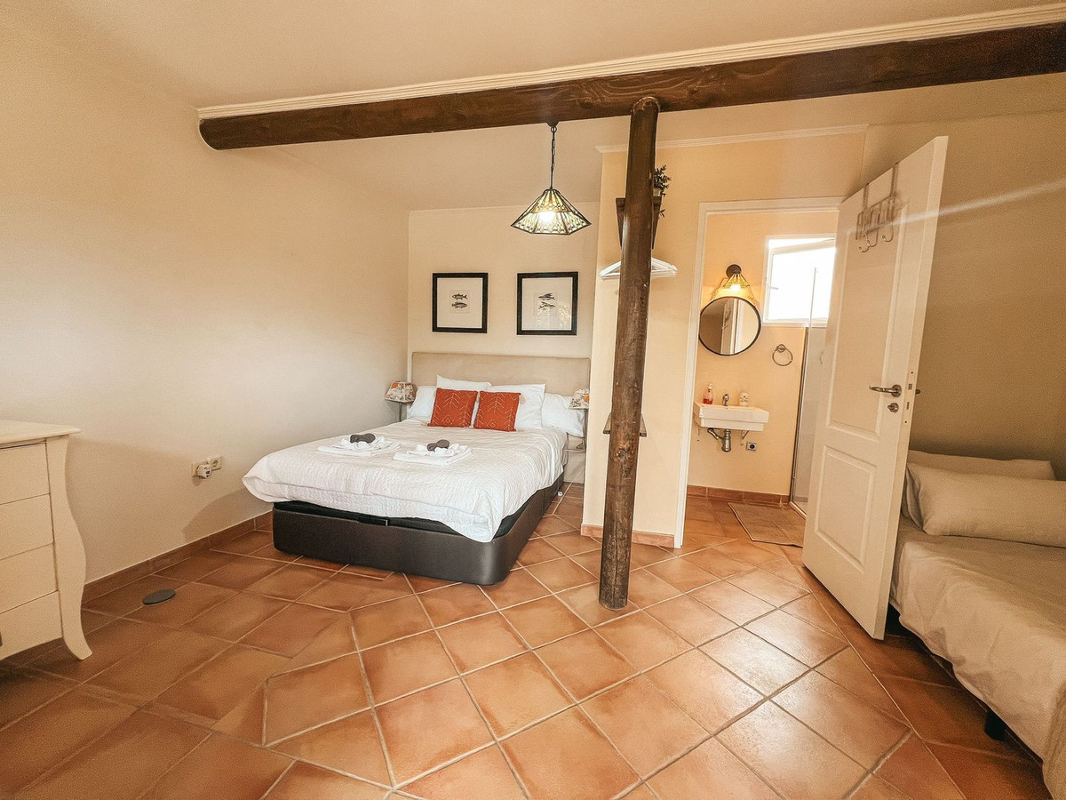 599b6c115ec9dcbe3b4f4b8ccd107d8e - 14