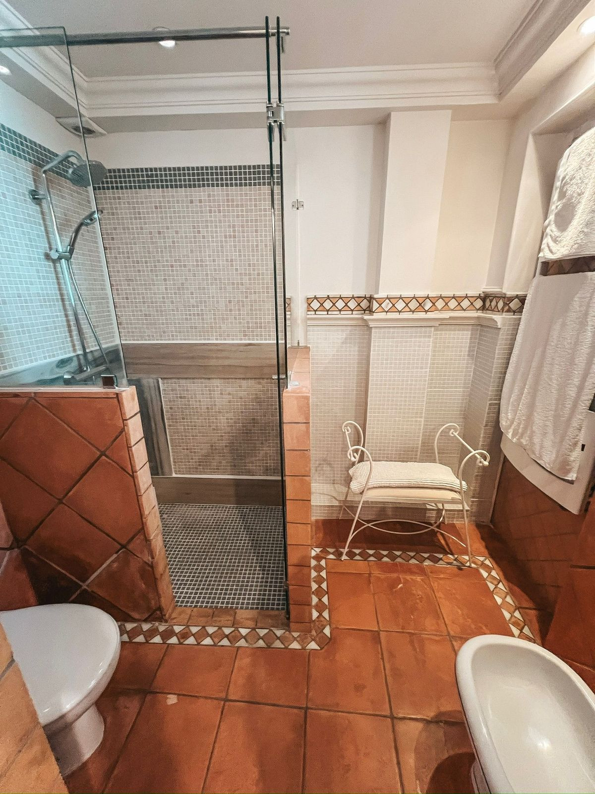 599b6c115ec9dcbe3b4f4b8ccd107d8e - 19