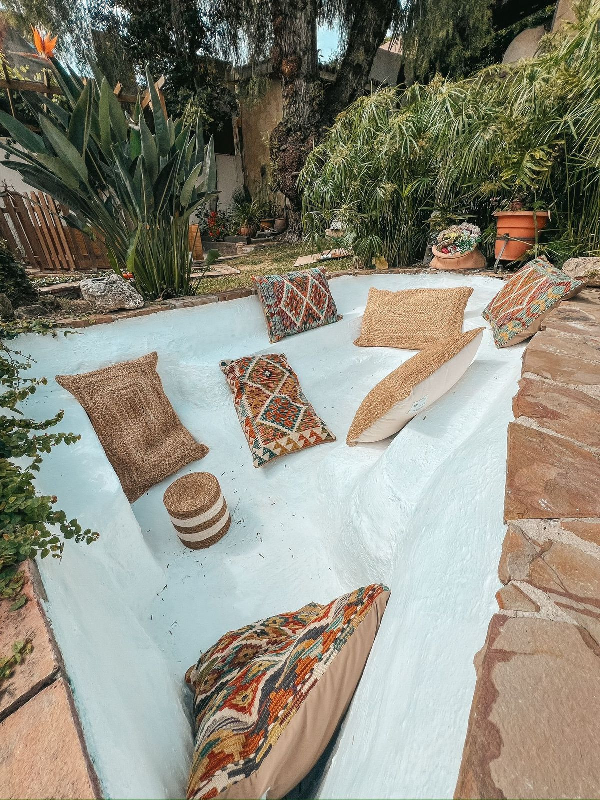 599b6c115ec9dcbe3b4f4b8ccd107d8e - 20