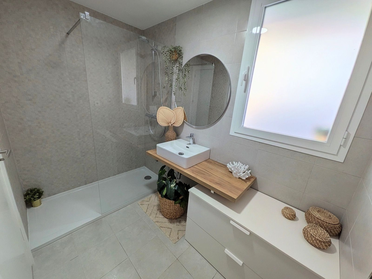 59f8ee917eccf3d2aca526f611bd1429 - 18