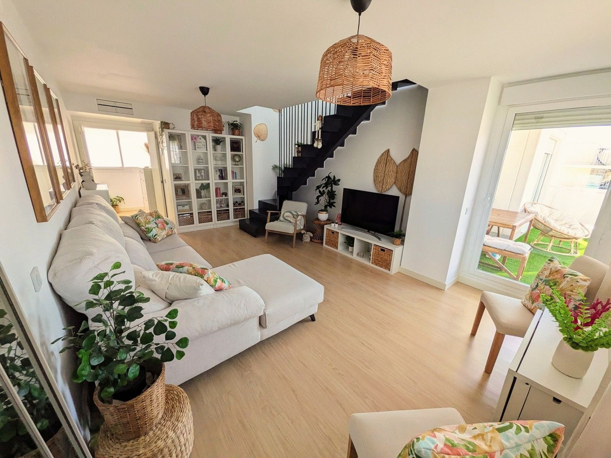 59f8ee917eccf3d2aca526f611bd1429 - 22