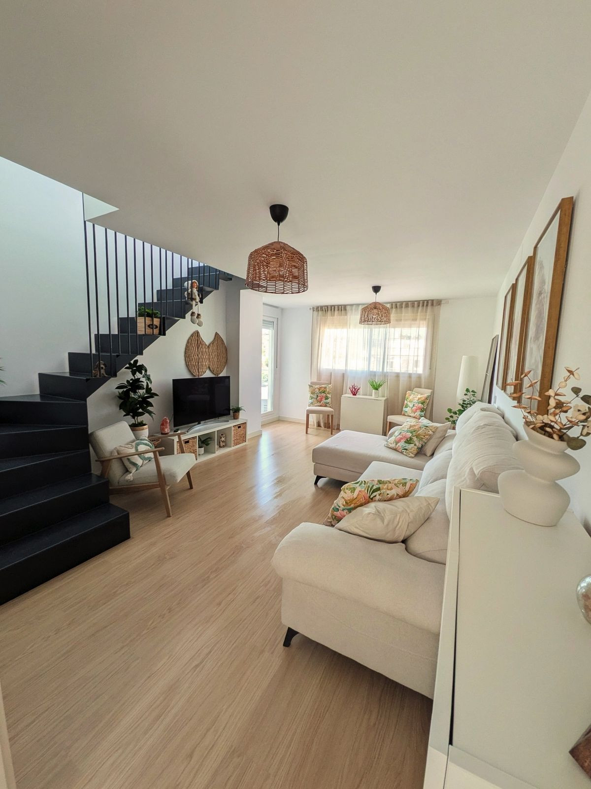 59f8ee917eccf3d2aca526f611bd1429 - 23