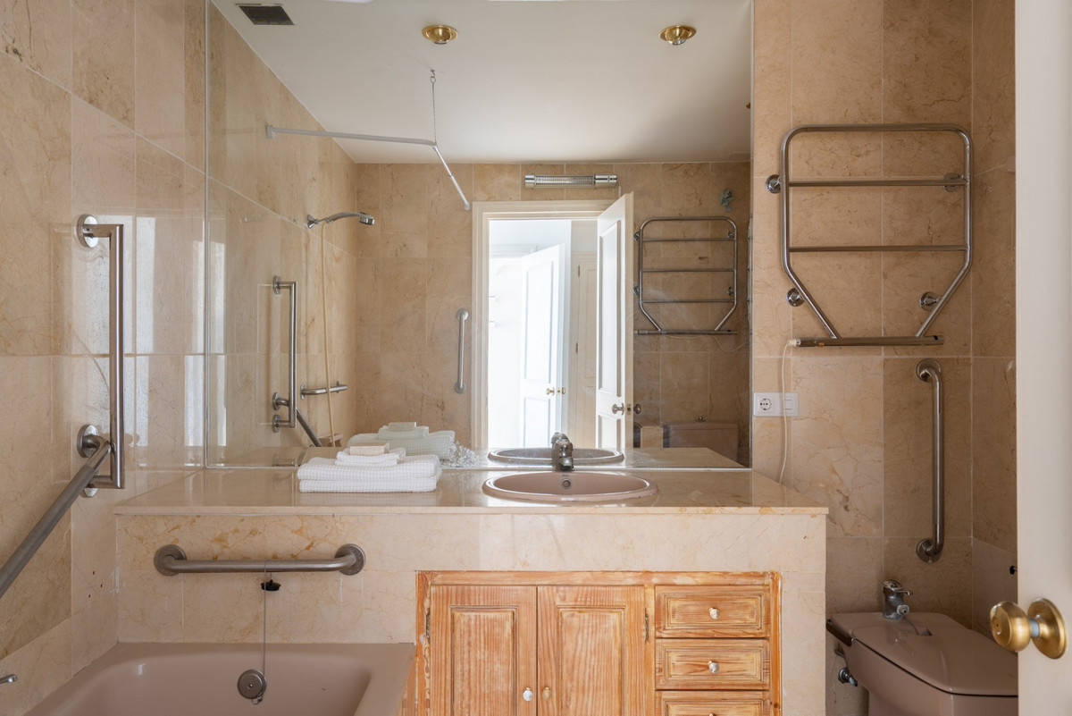 5bc31e76ea370eb97d550dc8b4572012 - 11