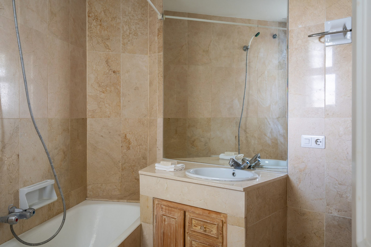 5bc31e76ea370eb97d550dc8b4572012 - 15