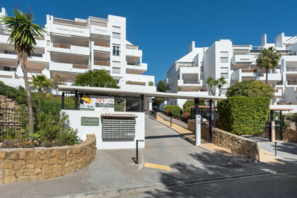 5cc4d21b6d401c074644cd0acd448450 - 37