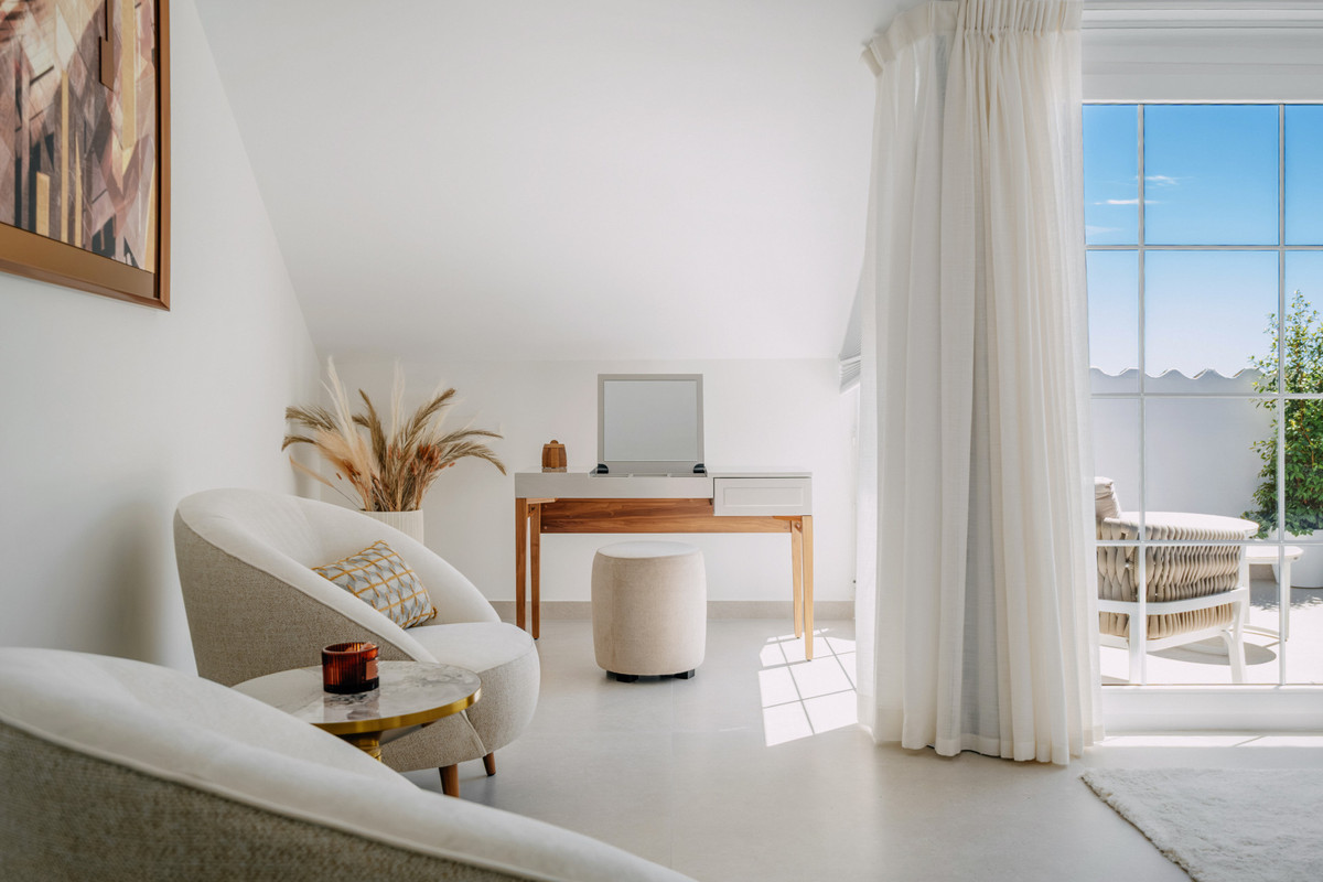 5d2952608845b707aa60541b7d23c28d - 10