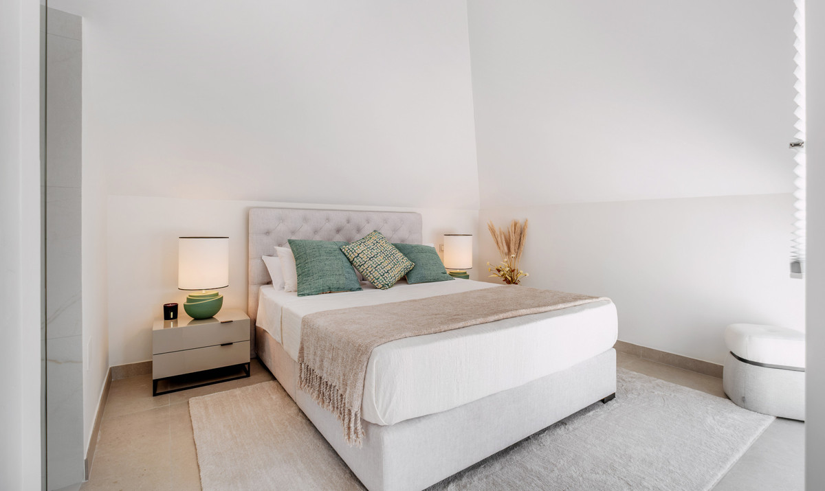 5d2952608845b707aa60541b7d23c28d - 31