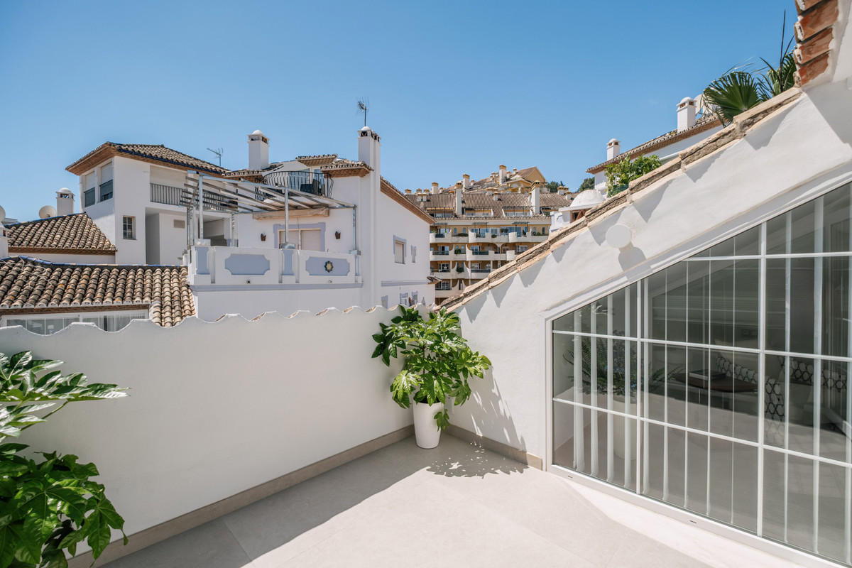 5d2952608845b707aa60541b7d23c28d - 34