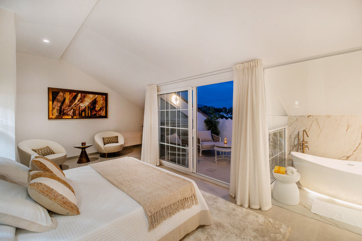 5d2952608845b707aa60541b7d23c28d - 47