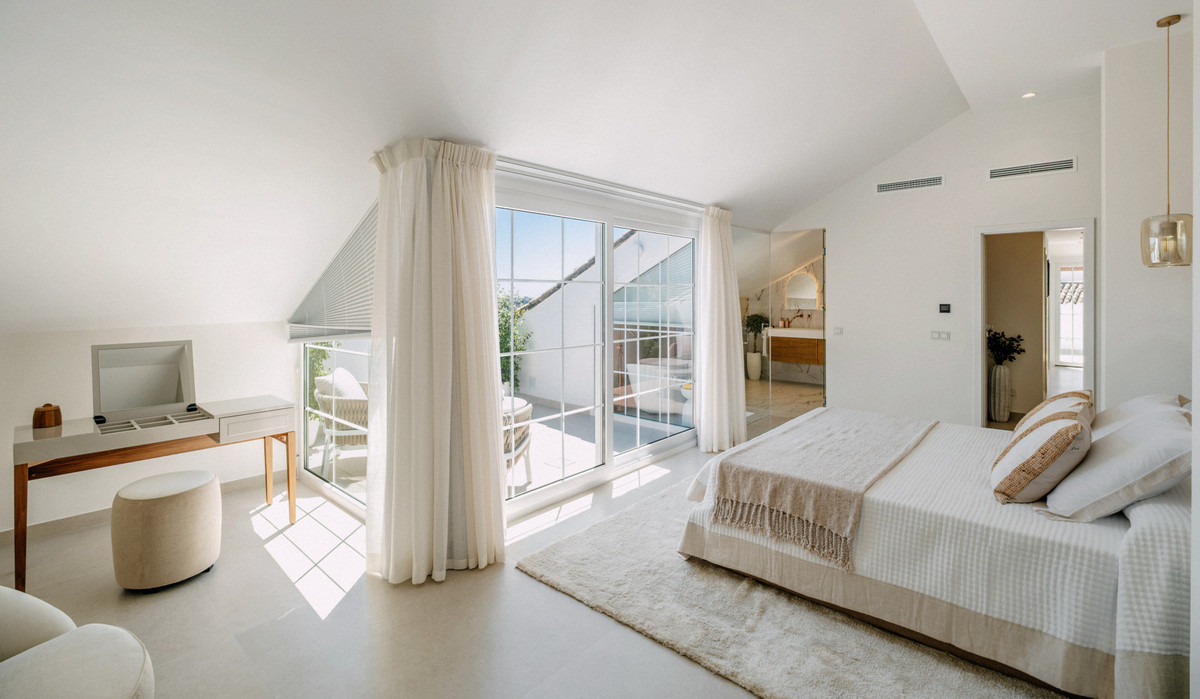 5d2952608845b707aa60541b7d23c28d - 8