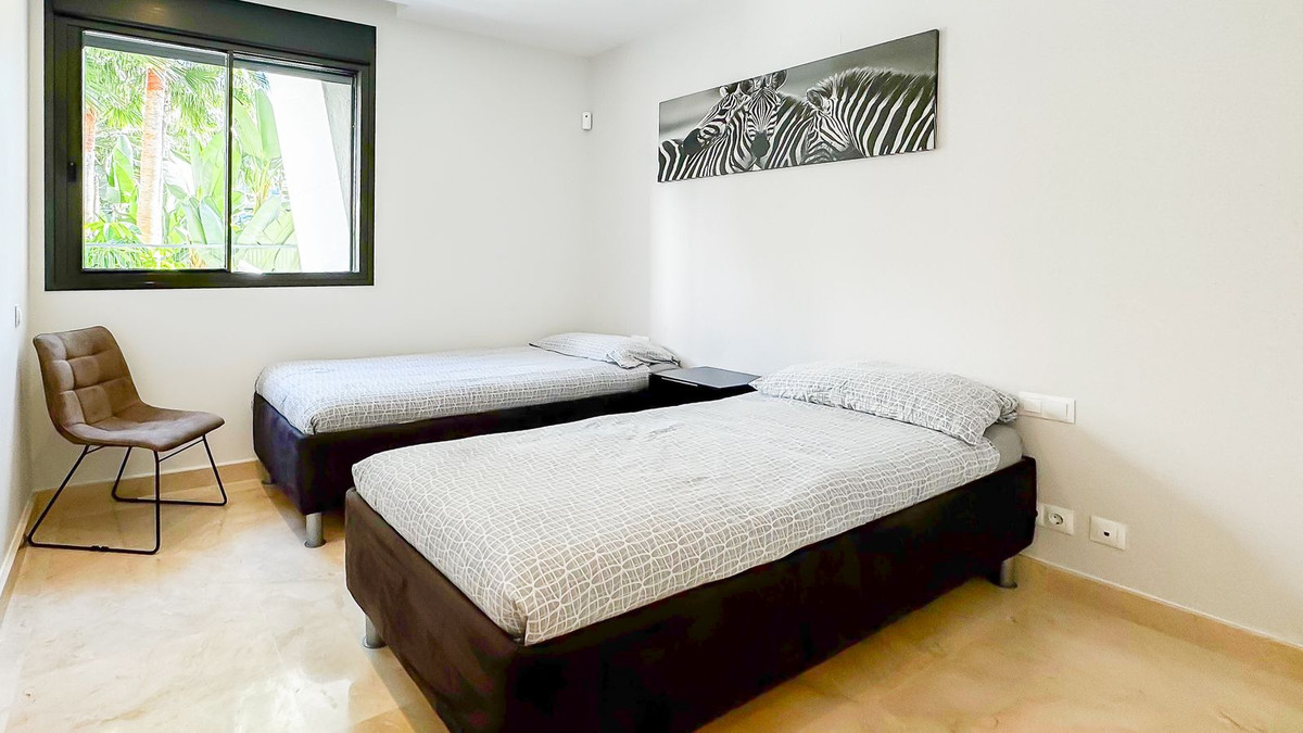 5d4a3db4d791208f2703f1c9fe4d796b - 20