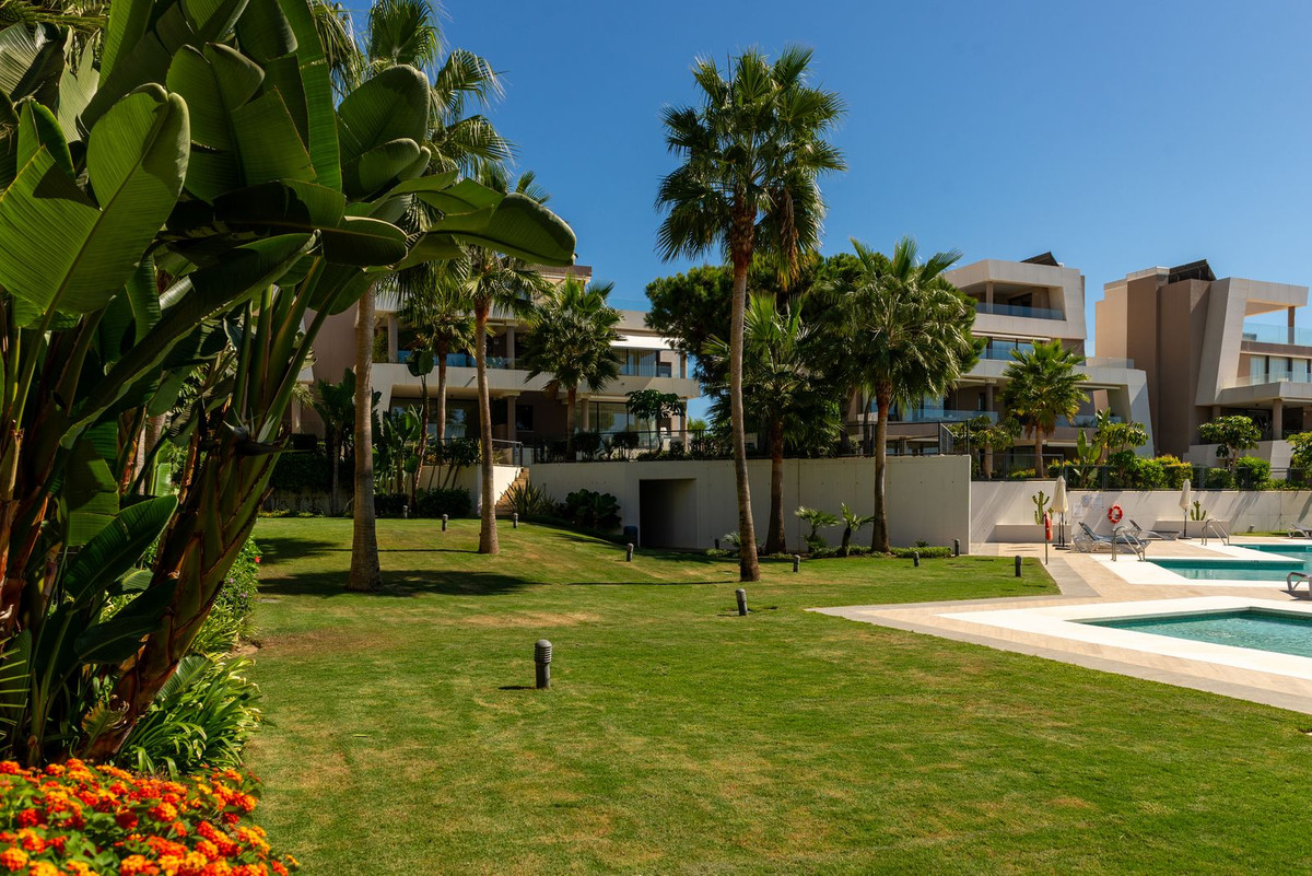 5d4a3db4d791208f2703f1c9fe4d796b - 30