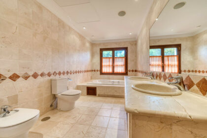 5f2fac2a5d36a0d1fab0f4a613d89e6a - 33