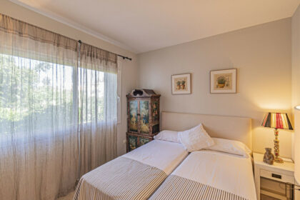 5f604c2b60b5a34a5de4b60739789bee - 11