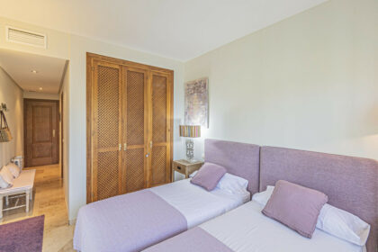 5f604c2b60b5a34a5de4b60739789bee - 16