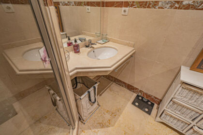 5f604c2b60b5a34a5de4b60739789bee - 26