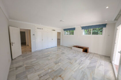 6052c3702b7df3fae7270b43451de172 - 11