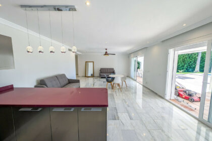 6052c3702b7df3fae7270b43451de172 - 13