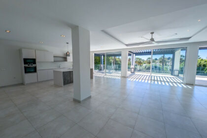 6052c3702b7df3fae7270b43451de172 - 23