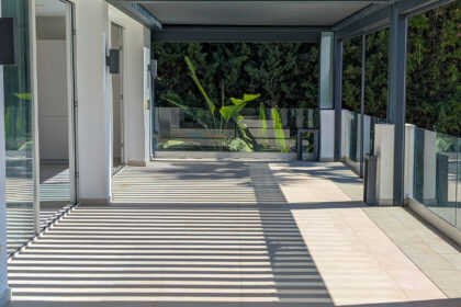 6052c3702b7df3fae7270b43451de172 - 24