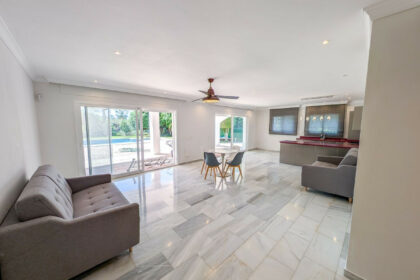 6052c3702b7df3fae7270b43451de172 - 5