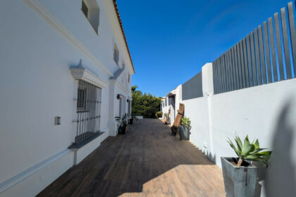 6052c3702b7df3fae7270b43451de172 - 50