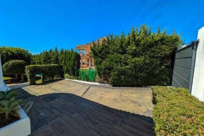 6052c3702b7df3fae7270b43451de172 - 53