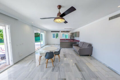 6052c3702b7df3fae7270b43451de172 - 6