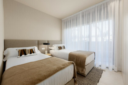 6150083e089b9e5f46bb5aecb81178e3 - 10