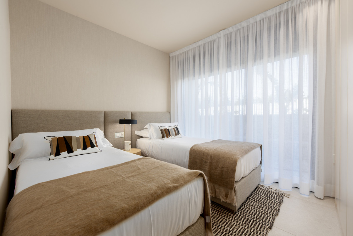 6150083e089b9e5f46bb5aecb81178e3 - 10