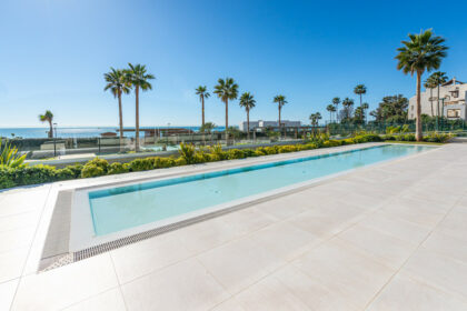 6150083e089b9e5f46bb5aecb81178e3 - 14