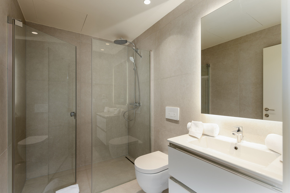 6150083e089b9e5f46bb5aecb81178e3 - 47