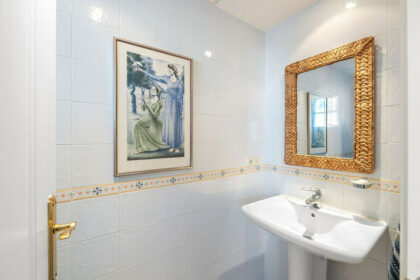 61804aa67d3649fb45b8236585f64b7a - 25