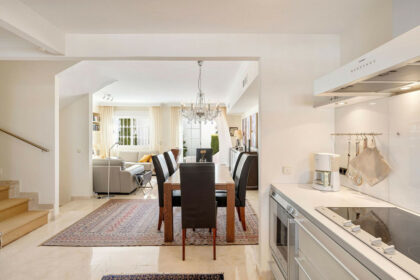 61804aa67d3649fb45b8236585f64b7a - 4