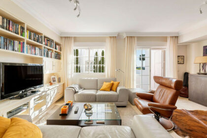 61804aa67d3649fb45b8236585f64b7a - 8