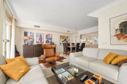 61804aa67d3649fb45b8236585f64b7a - 9