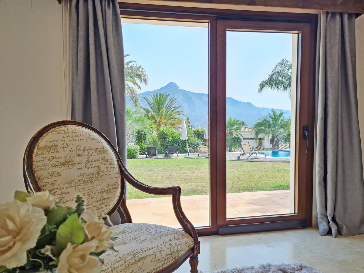 62a2f3ccfccdb44ffc38234a73e7ee9c - 12