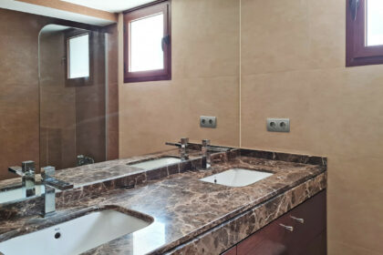 62a2f3ccfccdb44ffc38234a73e7ee9c - 13