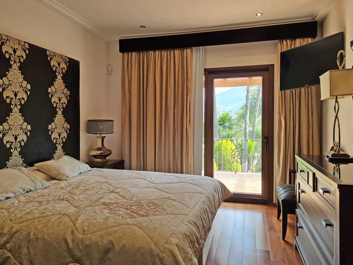 62a2f3ccfccdb44ffc38234a73e7ee9c - 26