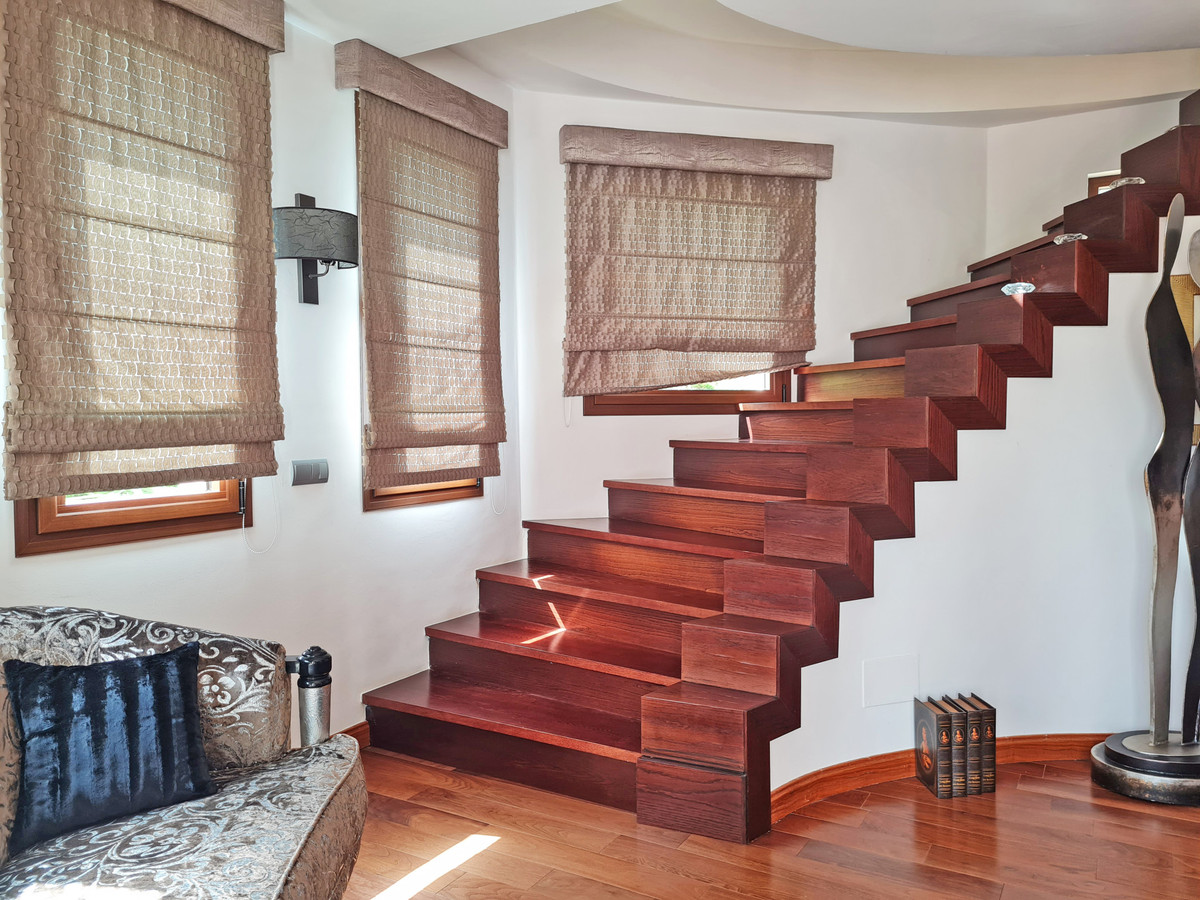 62a2f3ccfccdb44ffc38234a73e7ee9c - 8