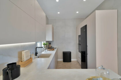 62ef30eb0ca8ebe25a876166af173f17 - 12