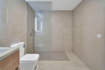 62ef30eb0ca8ebe25a876166af173f17 - 18