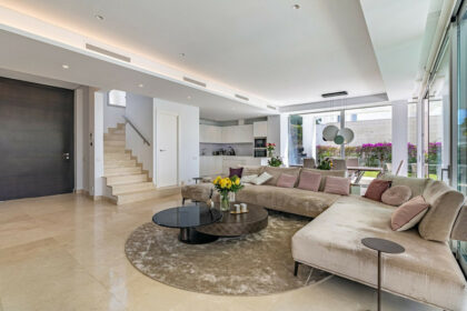 638665c7518c450eb0986d83b24350f7 - 13