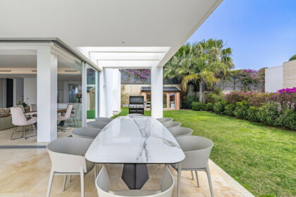 638665c7518c450eb0986d83b24350f7 - 18