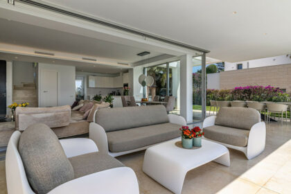 638665c7518c450eb0986d83b24350f7 - 25