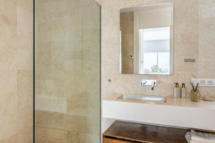 638665c7518c450eb0986d83b24350f7 - 42