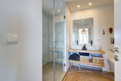 64479a8e61ef6177fcfcf4bced482a0a - 17