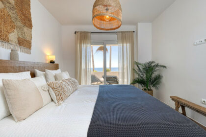 64479a8e61ef6177fcfcf4bced482a0a - 23