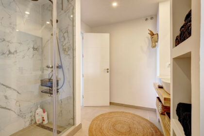 64479a8e61ef6177fcfcf4bced482a0a - 28