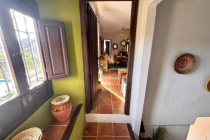 6463bdee4aa90e5f2b64409f3b70ce47 - 31